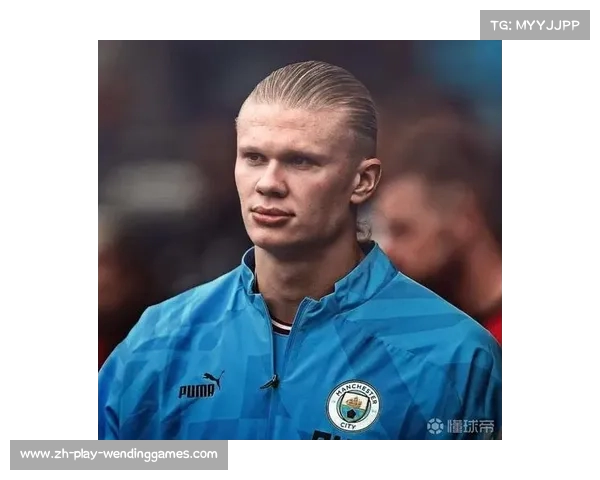 帅气哈兰德祝福你与爱人共度温馨快乐圣诞时光